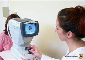 Der Autorefraktometer wird zur automatischen Ermittlung der objektiven Refraktion (Sehschärfeprüfung) verwendet.